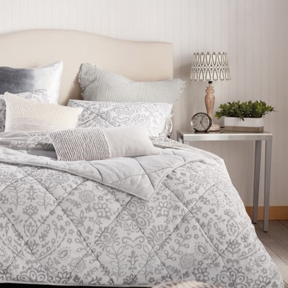 PERI HOMENIP BLOCK  Print Quilt